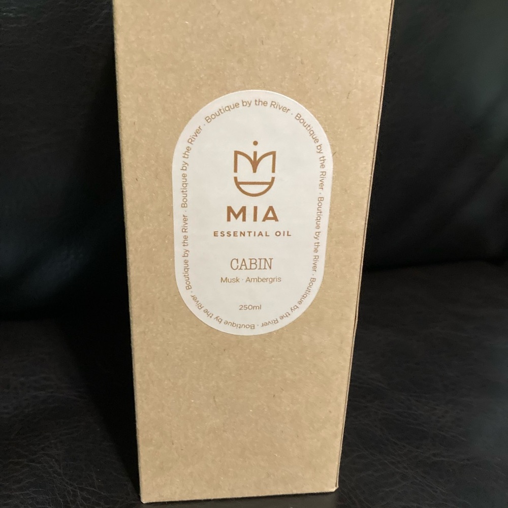 MIA 250ml essential oil - cabin scent (musk + ambergris)